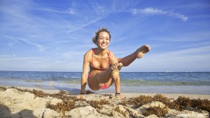 kino yoga by the Beach